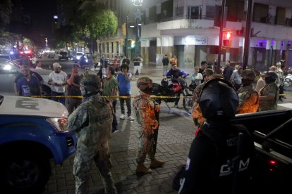 La zona fue cercada para facilitar el trabajo policial.