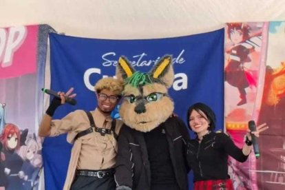 Integrantes de la comunidad Furry durante un evento.