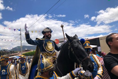 Iván Granda represento al Rey Moro 2025 y recibió el cariño de la gente,
