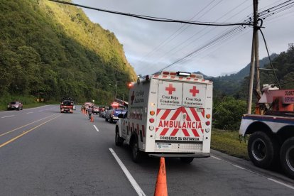 Una mujer perdió la vida luego del choque del bus.