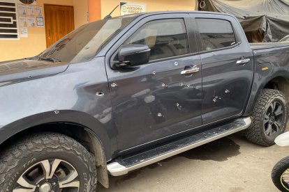 El blindaje del carro impidió que el alcalde recibiera algún impacto de bala.