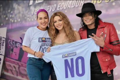 Imágenes de Shakira y Michael Jackson, apoyando el SÍ en la consulta popular, son falsas.