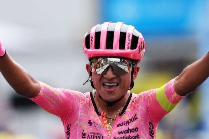 Jefferson Alexander Cepeda también aparece en la lista de ciclistas sin contrato para el 2026.