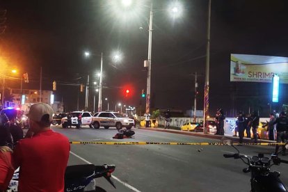 El crimen causó alarma a los conductores que se movilizaban en la vía que es una de las más transitadas de Salinas