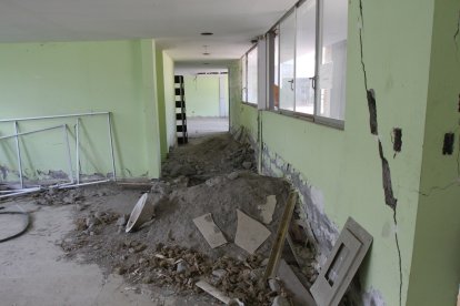 Carpuela. Ubicado en la vía Ibarra-Tulcán, a la altura del kilómetro 147,5 entre Ambuquí y El Juncal, en pleno Valle del Chota, partes del complejo lucen descuidadas y techos por el suelo.