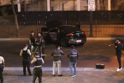 Policias acordonaron el sitio del suceso.