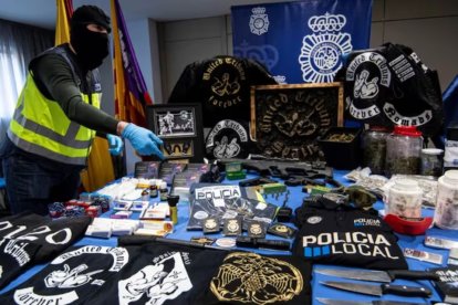 Parte de las incautaciones que hizo la policía a la organización criminal.