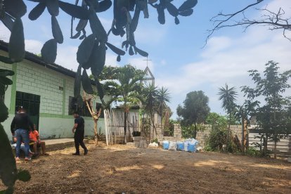 Las personas que residen cerca del templo estaban asustadas. Los policías tomaron su versión.