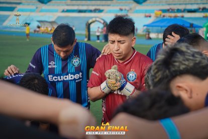 Las muestras de Fe se dan en todos los partidos, muchos son evangélicos.