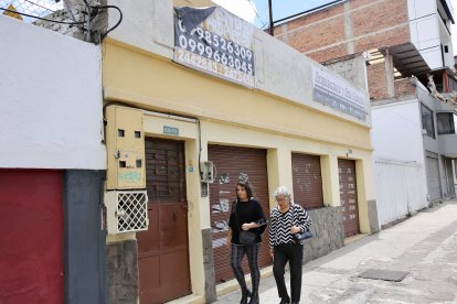 Decenas de propiedades y negocios están a la venta o en arriendo. Ya no hay flujo de comercio.
