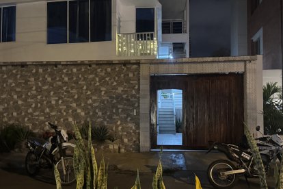 La víctima compartía con otras personas al interior de un departamento de la zona residencial de Manta