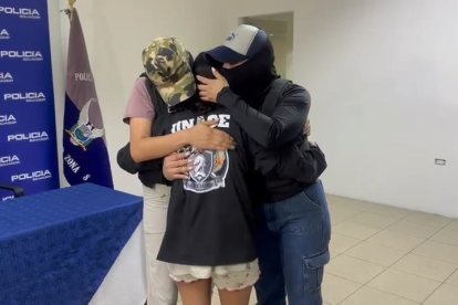 La joven secuestrada fue encontrada encadenada.