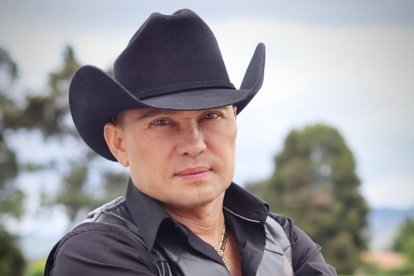 Giovanny Ayala es un popular cantante colombiano.