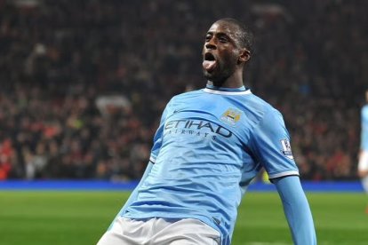 Yaya Touré destacó como volante de Macnhester City.