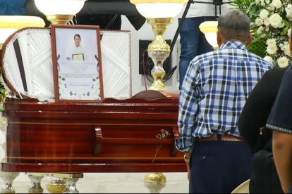 Los familiares claman justicia por su muerte.