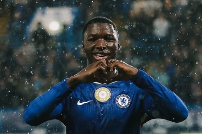 Moisés Caicedo, volante ecuatoriano del Chelsea.