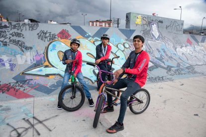 En la pista de Turubamba, Marco Calderón lidera los entrenamientos, a la vez que hace gestiones en busca de recursos.