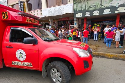 Miembros del Cuerpo de Bomberos de La Maná llegaron, pero no pudieron ayudar al Gordo Tacuri.