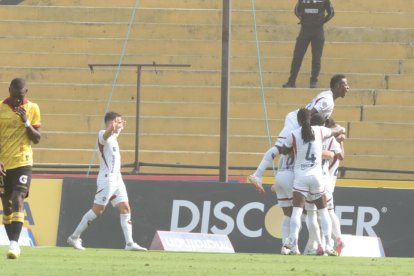Festejo de Liga de Quito en el Monumental.