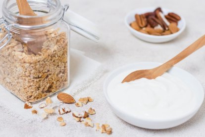 La harina de almendra, coco, avena y quinoa son alternativas ideales para recetas saludables.