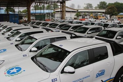 Camionetas de Aseo Cantonal del Municipio de Guayaquil.