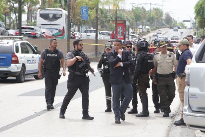 El gobernador del Guayas, José Arévalo Santana, también acudió al sitio del crimen de Soria.