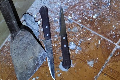 Estas serían las armas que utilizaron los sospechosos para atacar a su víctima.