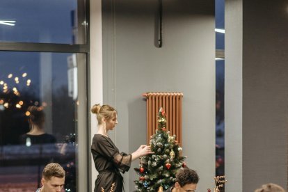 En gran parte de las empresas es indispensable trabajar todos los días del año, incluidos días como Navidad.