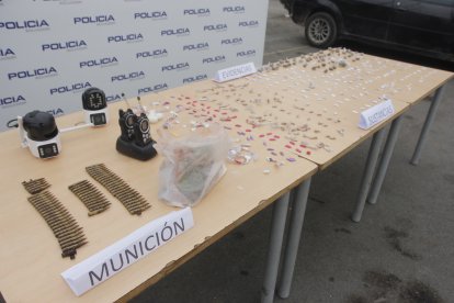 Entre los objetos encontrados también hay dosis de sustancias sujetas a fiscalización.