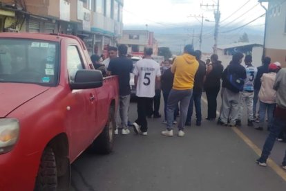 Los tres fallecidos fueron llevados hasta la morgue de la Policía de Quito.