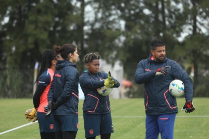 La Tri femenina cumplió el lunes 1 de diciembre su primer entrenamiento en Montevideo.