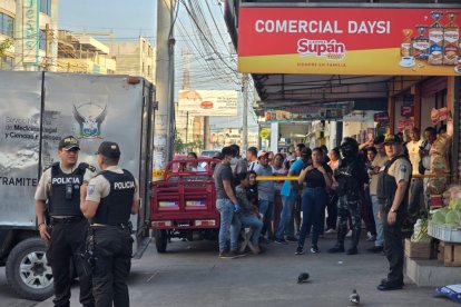 El ataque armado ocurrió en plena zona comercial de Machala.
