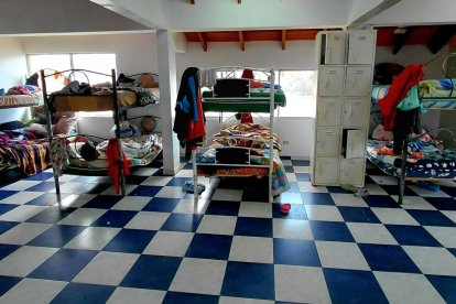 En algunos centros los hombres comparten habitación con las mujeres.