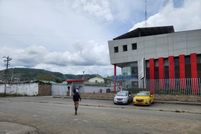 La mañana de este jueves 4 de diciembre retiraron el cadáver de la joven.





ag - periodista

ag - granasa