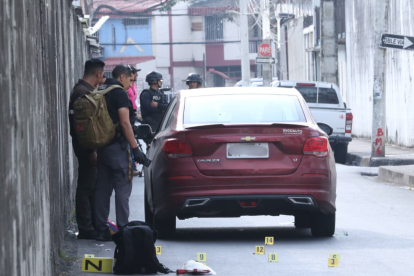 Familiares de la víctima llegaron al sitio.