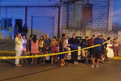 Enorme preocupación de los moradores del sector céntrico de La Libertad por el crimen ocurrido.