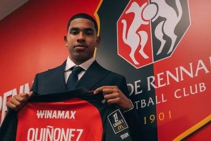 Elías Legendre Quiñónez firmó contrato profesional con el Rennes hasta 2029.