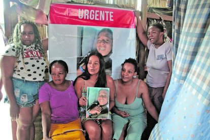 Los familiares de Nehemías no olvidan su afición por la música y el fútbol.