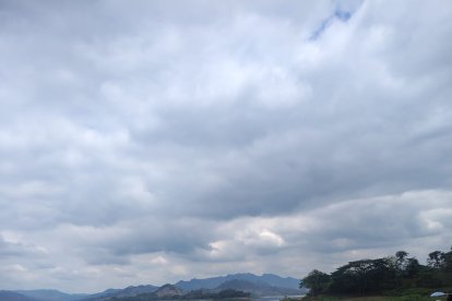 Balneario de río ubicado junto a la represa La Esperanza.