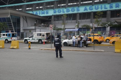 Un reportero contó cómo empezó la agresión de los guardias de la Terminal Terrestre.