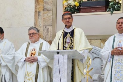 El cardenal Luis Cabrera ofició una misa en el santuario de Narcisa de Jesús.
