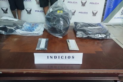 Los indicios hallados en poder de los detenidos.