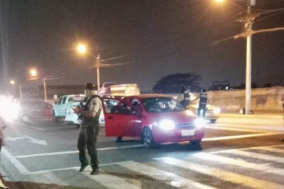 Un hombre fue asesinado y otro resultó herido, tras un ataque armado, frente al edificio del ECU 911 de Portoviejo