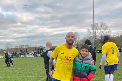 El irlandes Stephen Ireland y Totti Montero.