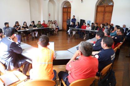 El COE Provincial de Tungurahua sesionó para coordinar acciones urgentes ante los incendios forestales.