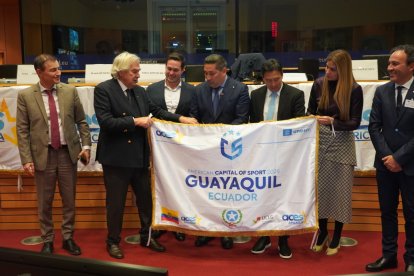 Una delegación del Municipio de Guayaquil recibió el título.