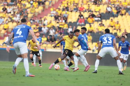 Barcelona SC podría ser superado por Universidad Católica.