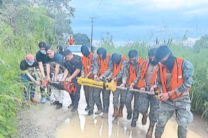 Militares investigados en este caso mientras participan en la reconstrucción de los hechos.