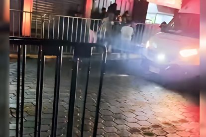 Los paramédicos llegaron, pero no pudieron hacer nada por las víctimas en Nueva Aurora.