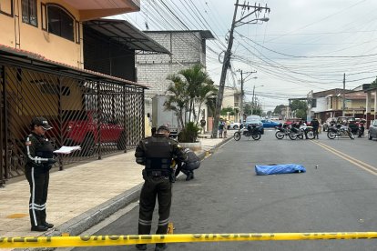La zona fue acordonada por los gendarmes.